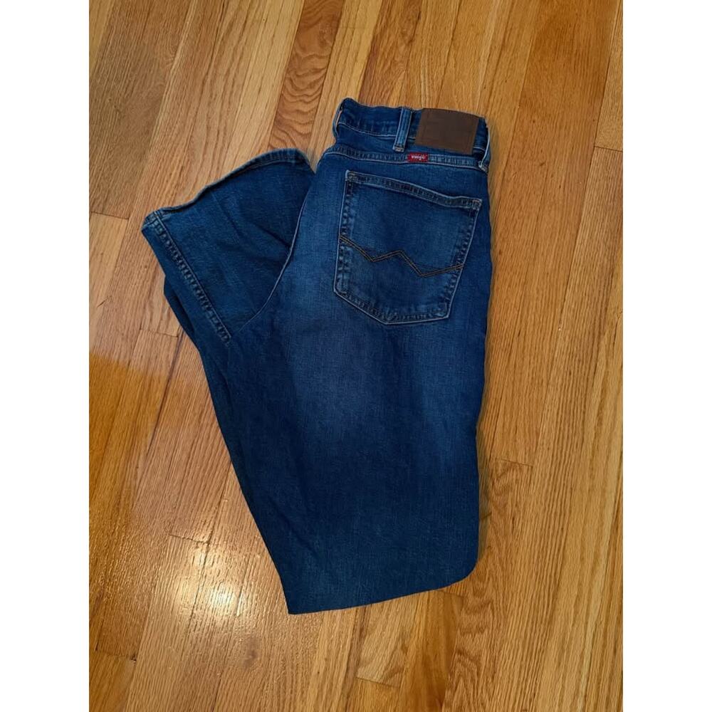 Men’s 34/34 wrangler relaxed boot jeans